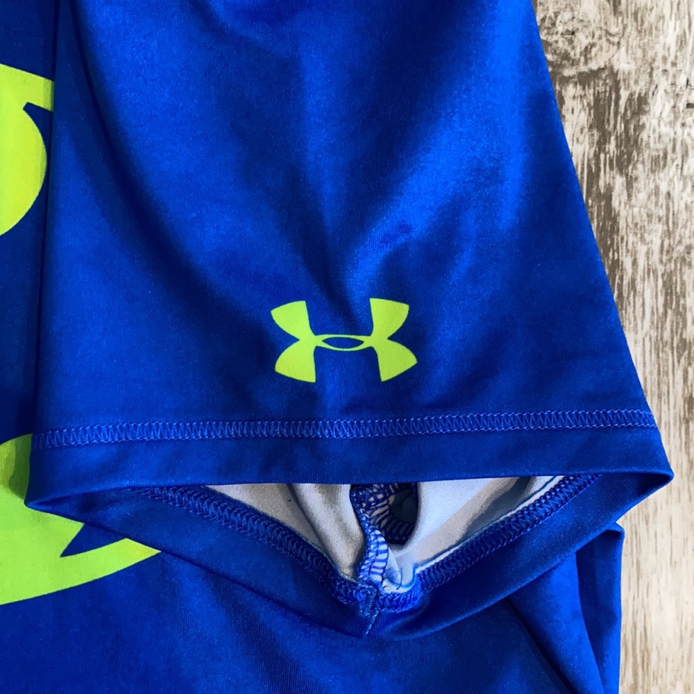 Under Armour Tee - Picture 2 of 5